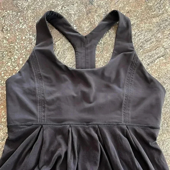 Lulu Lemon Women’s Power Dance Tank Top Racerback Loose Black Shelf Bra Size 6 - Picture 7 of 14